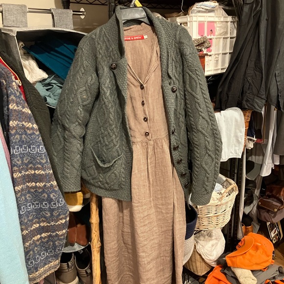 Elegant Brown Striped Dress - Picture 2 of 4